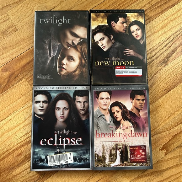 Twilight Saga New Moon Eclipse Breaking Dawn DVD Lot - Picture 2 of 3